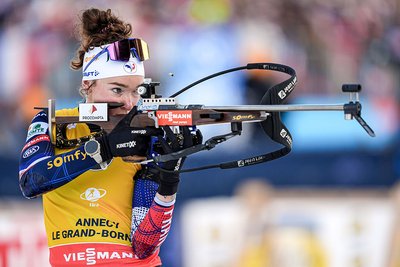 Лу Жанмонно у жовтій майці лідерки заліку Кубка світу