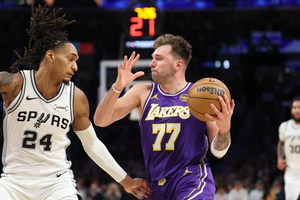 "Оклахома" зустрічається з "Фініксом", "Лейкерс" борються зі "Сперс": анонс чвертьфінальних ігор Кубку НБА 11 грудня